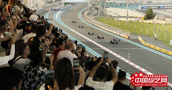 《F1：狂飙飞车》口碑走高 6.26全国点映开启 汉斯·季默演奏“激情乐章”