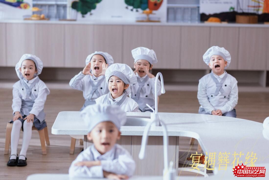 精品文旅美食剧《宴遇簪花缘》取景地曝光引发关注 泉州最美幼儿园首次亮相荧幕